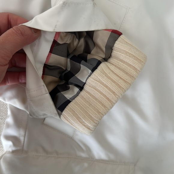 Burberry White Puffer Jacket - Picture 8 of 9